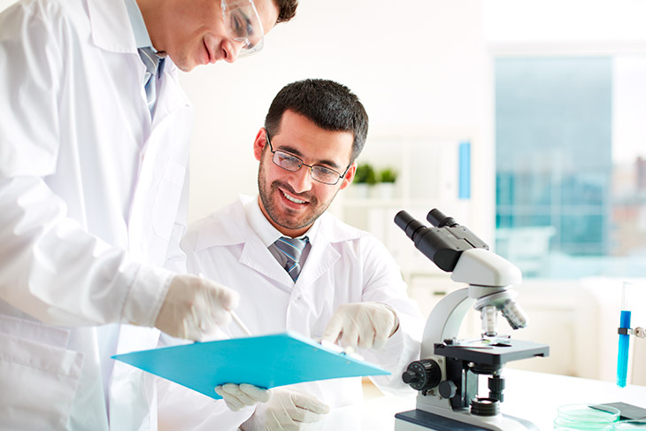 Entender as normas e regulamentações para abrir um laboratório