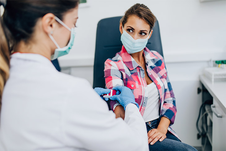 Como garantir agilidade em laboratórios de análises clínicas?